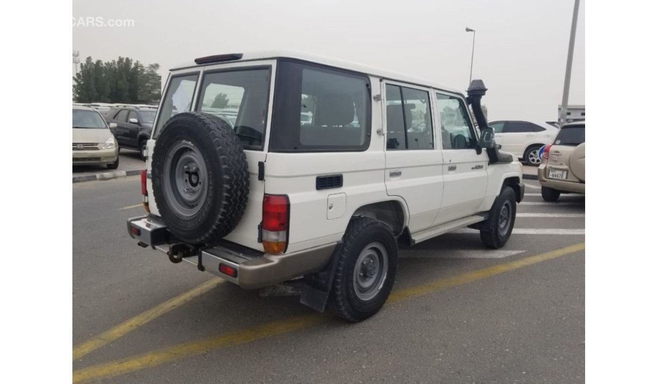 تويوتا لاند كروزر هارد توب land cruiser RIGHT HAND(Stock no PM 559 )