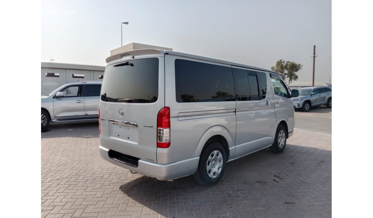 تويوتا هاياس TOYOTA HIACE VAN RIGHT HAND DRIVE (PM1612)