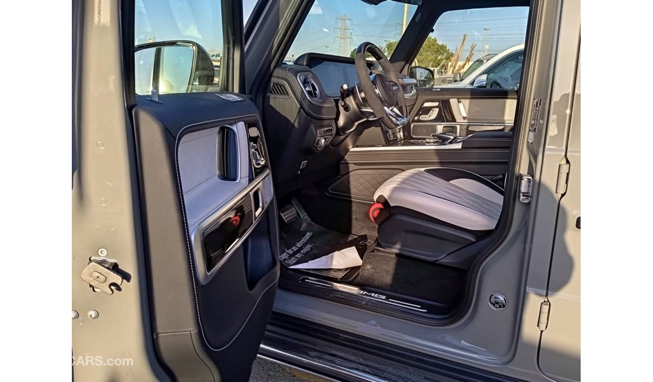 Mercedes-Benz G 63 AMG MERCEDES G 63- GREY INSIDE WHITE