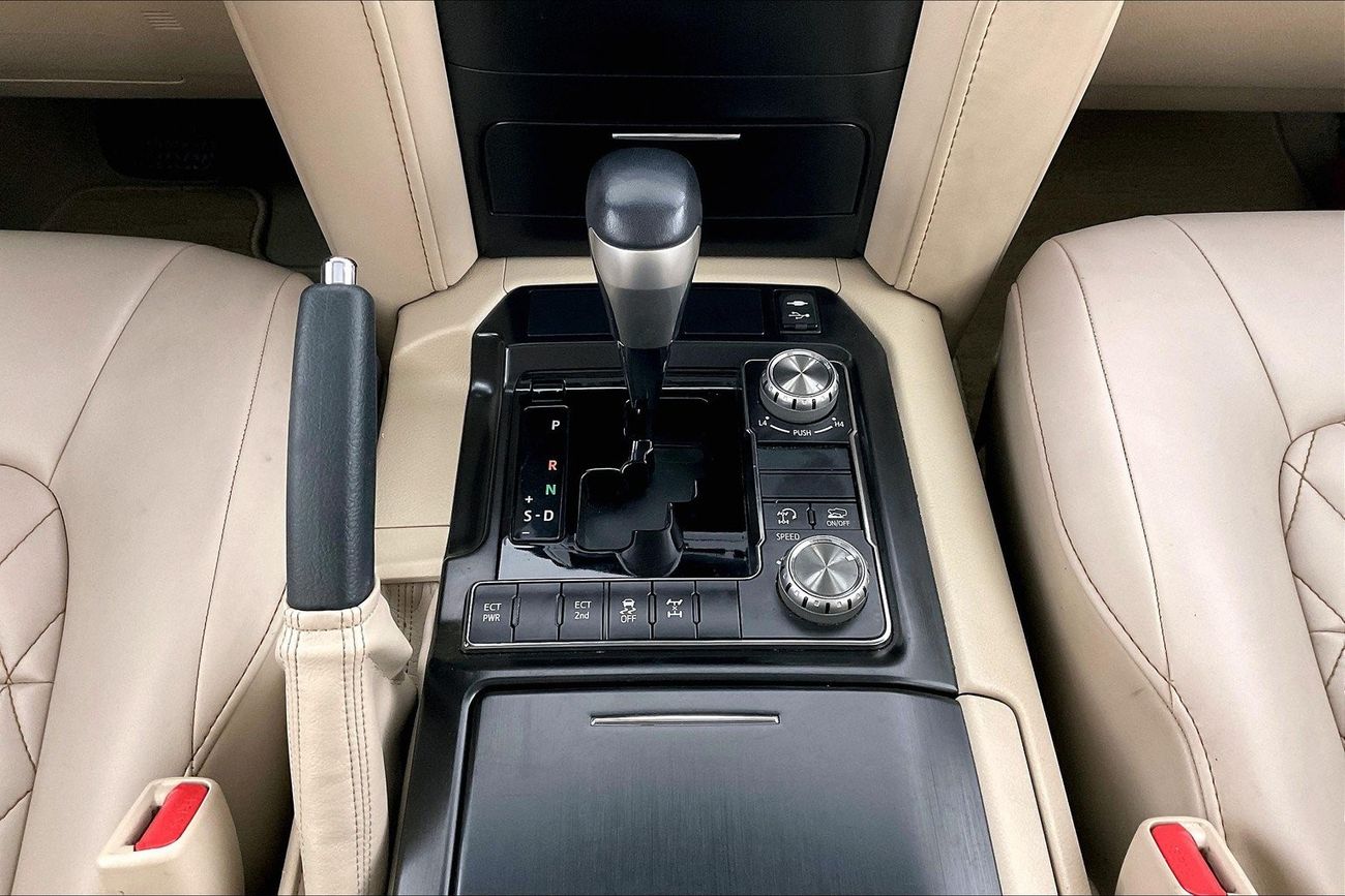 تويوتا كورولا XLI | ضمان مجاني لمدة عام | 0 دفعة أولى