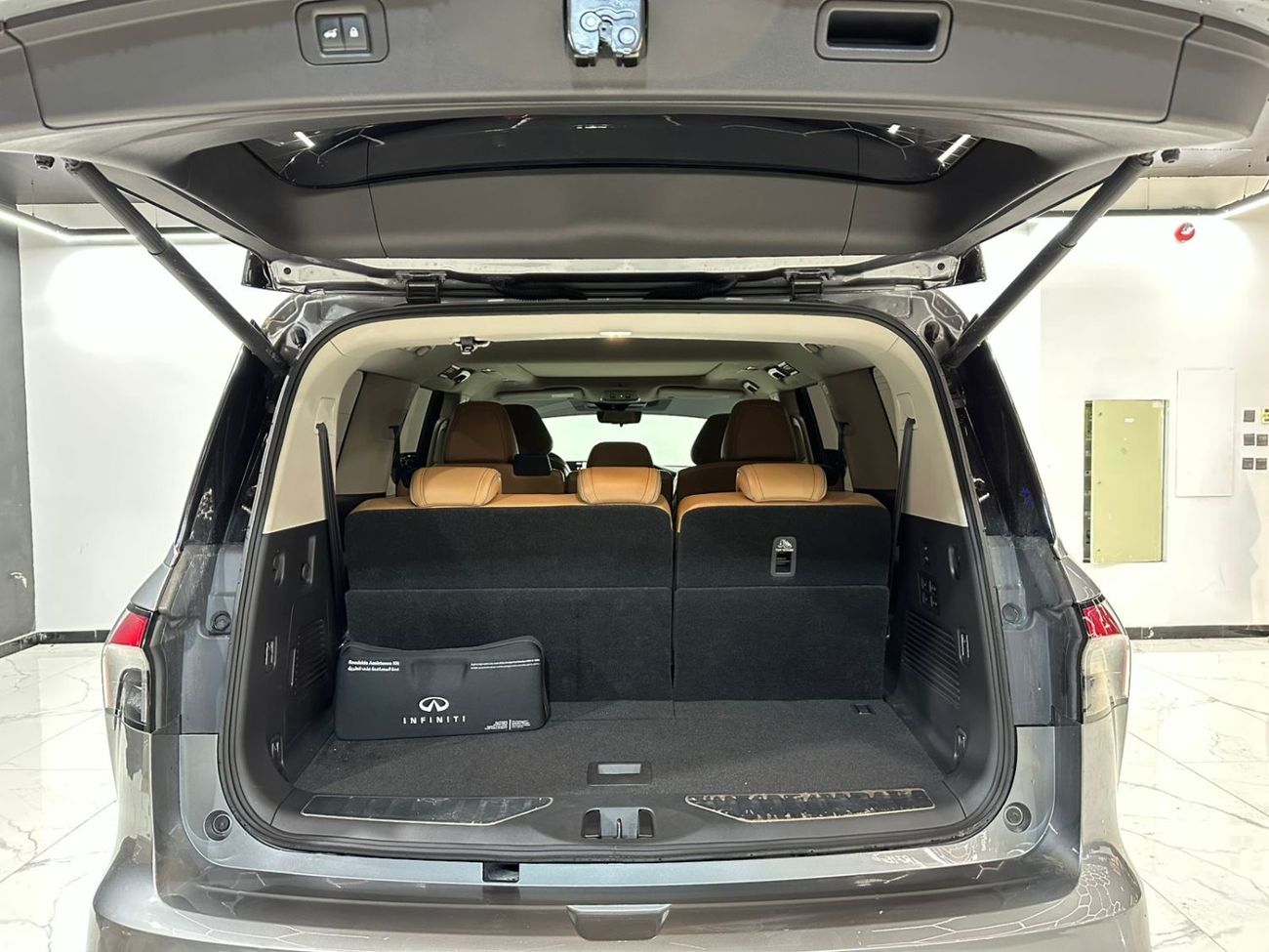 Infiniti QX80 Sensory Bench Chairs 3.5L AED 7344 / Monthly l 0% Down Payment l SENSORY l Agency Warranty until 203