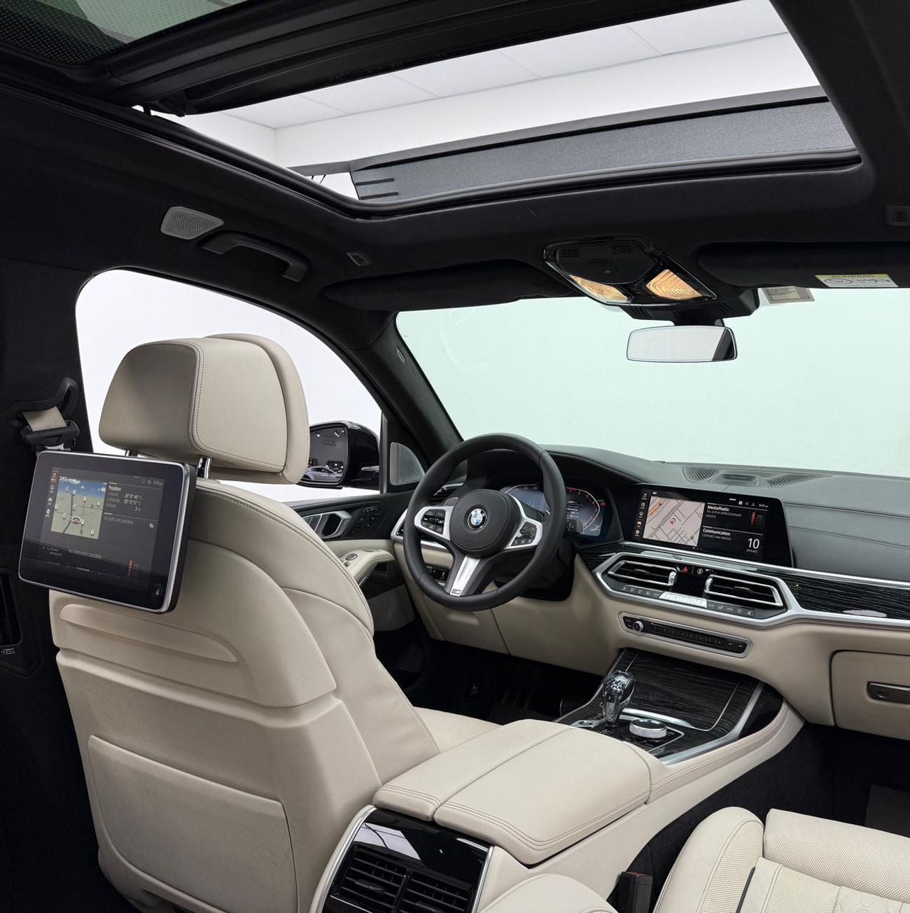 بي أم دبليو X7 2022 BMW X7 xDrive40i M-Sport, 2026 BMW Warranty + Service Pack, Full BMW Service History, GCC