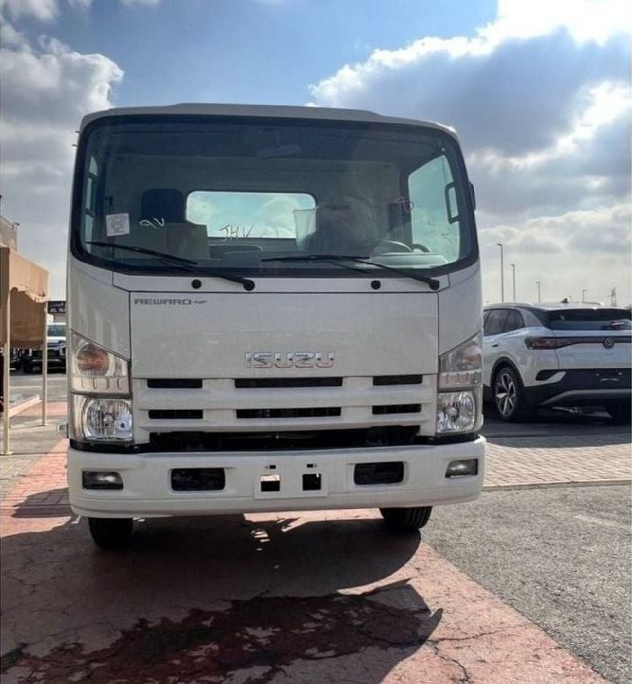 Isuzu NPR Isuzu npr short chassis 4.2L