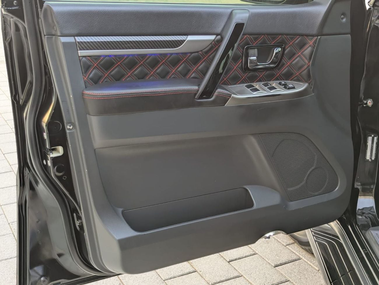 Mitsubishi Pajero Mitsubishi Pajero 2020 LHD black