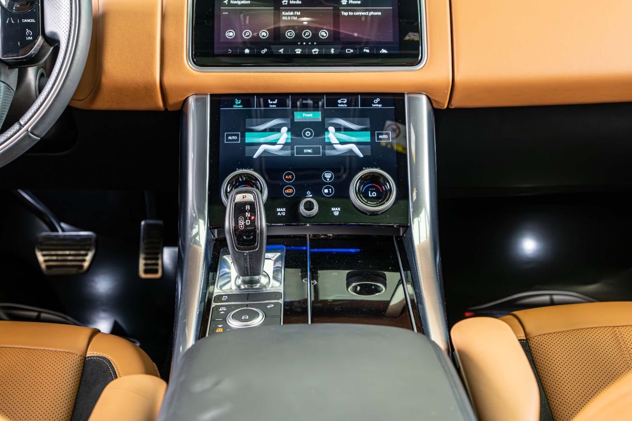 Land Rover Range Rover Sport HSE Dynamic 3.0L P360 -GCC-Al Tayer Full Service History-22 Inch Rims with black Brake