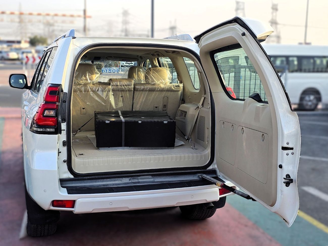 Toyota Prado Land Cruiser Prado VX 4.0l petrol 4WD SUV White  Color 2023 Model