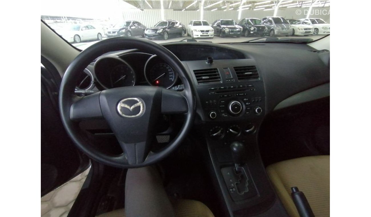 Mazda 3 Mazda 3 model 2012 Gulf 4 cylinder in good condition