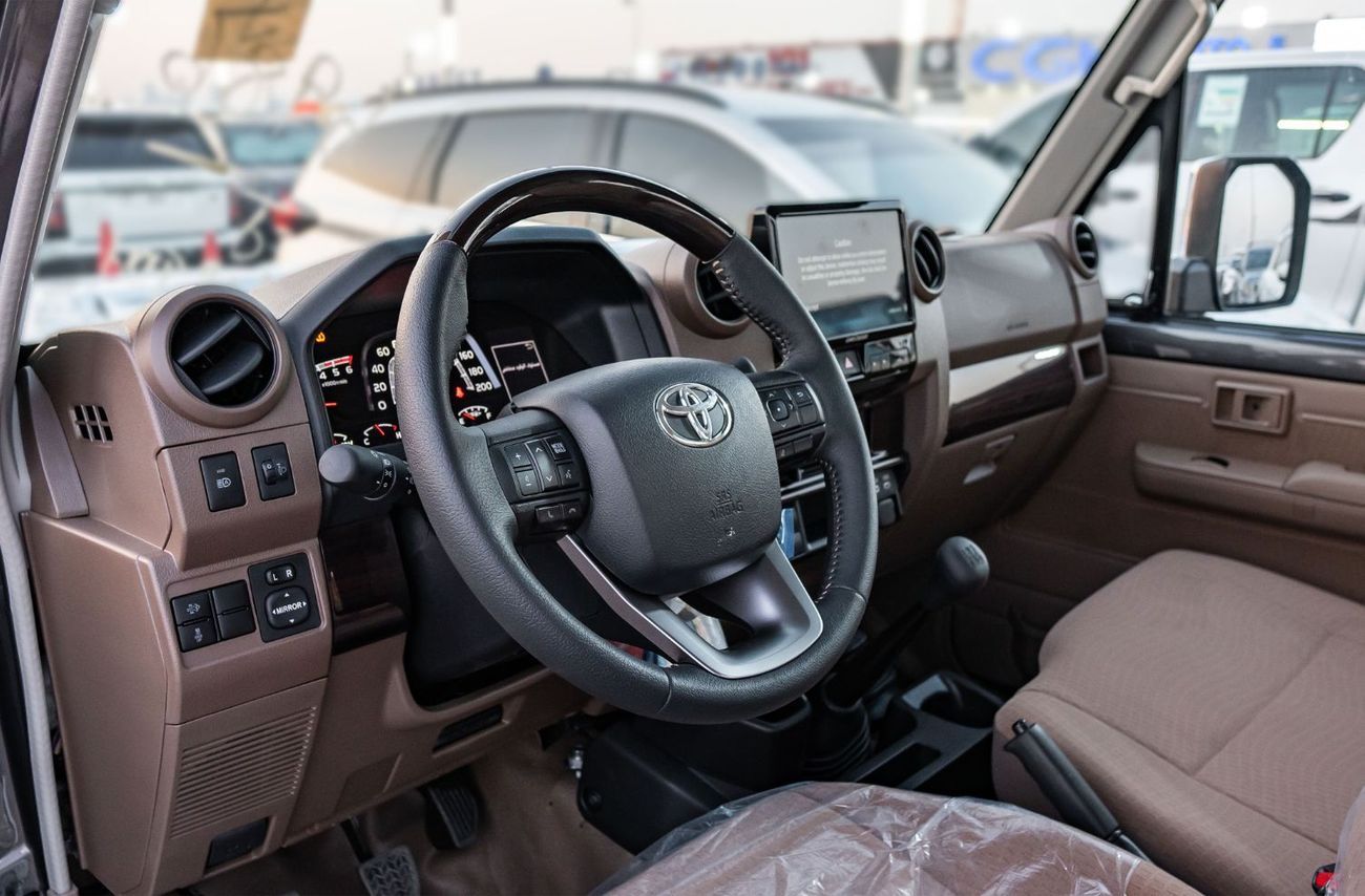 تويوتا لاند كروزر بيك آب 2025 Toyota Land Cruiser LC 79 2.8L SC MT Diesel (Gray)