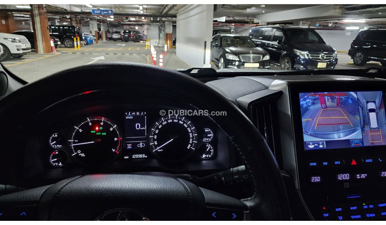 تويوتا لاند كروزر VXR 5.7L GCC