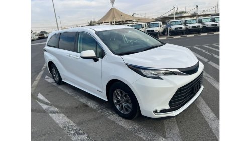 تويوتا سيينا 2021 Toyota Sienna LE Hybrid 2.5L V4