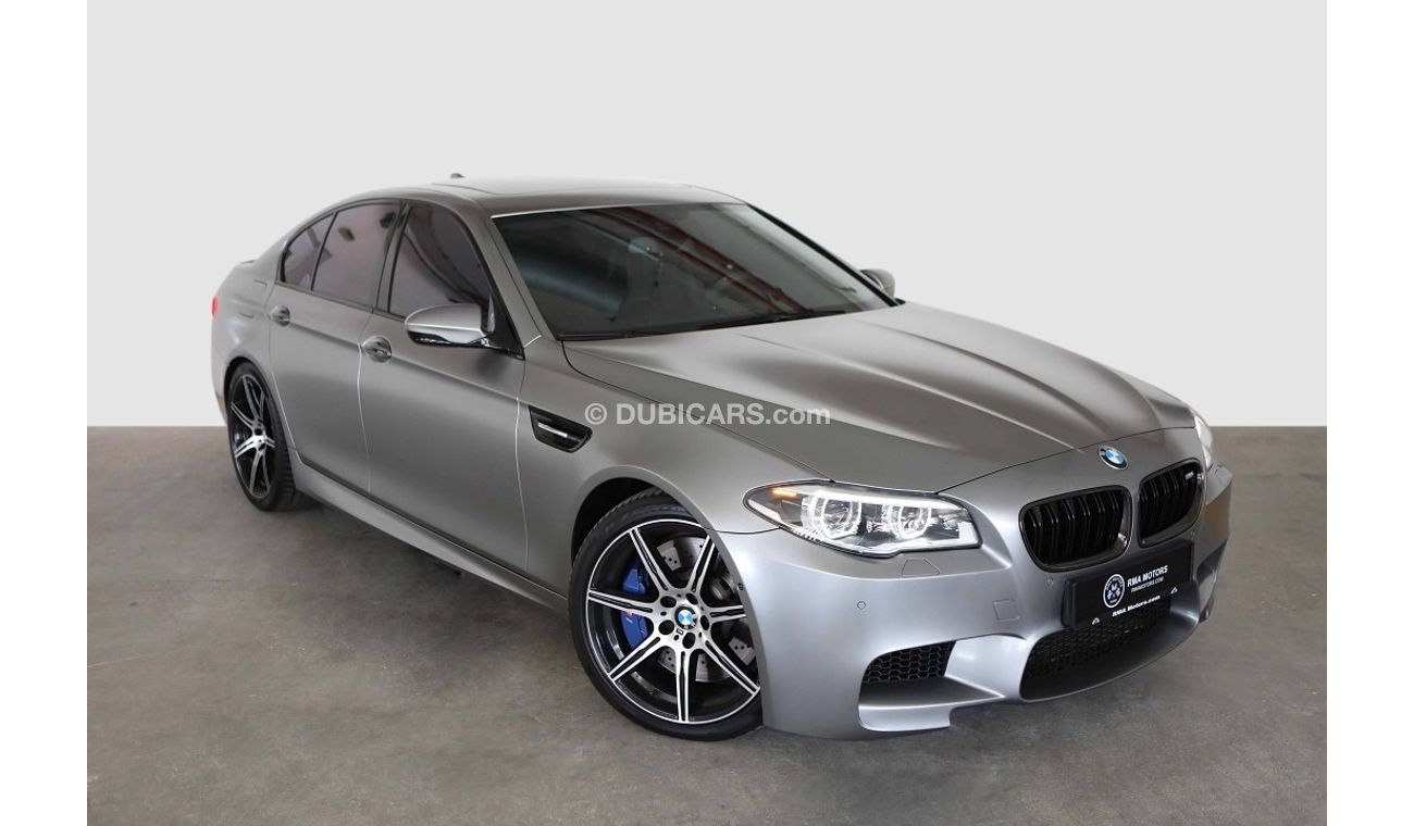 بي أم دبليو M5 2015 BMW M5 30 Jahre Edition (1 of 300 Worldwide! BMW Warranty & Service)