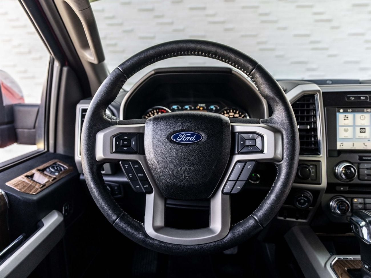 Ford F-150 LARIAT Ford F-Series 2018 for 1,433.00 AED monthly