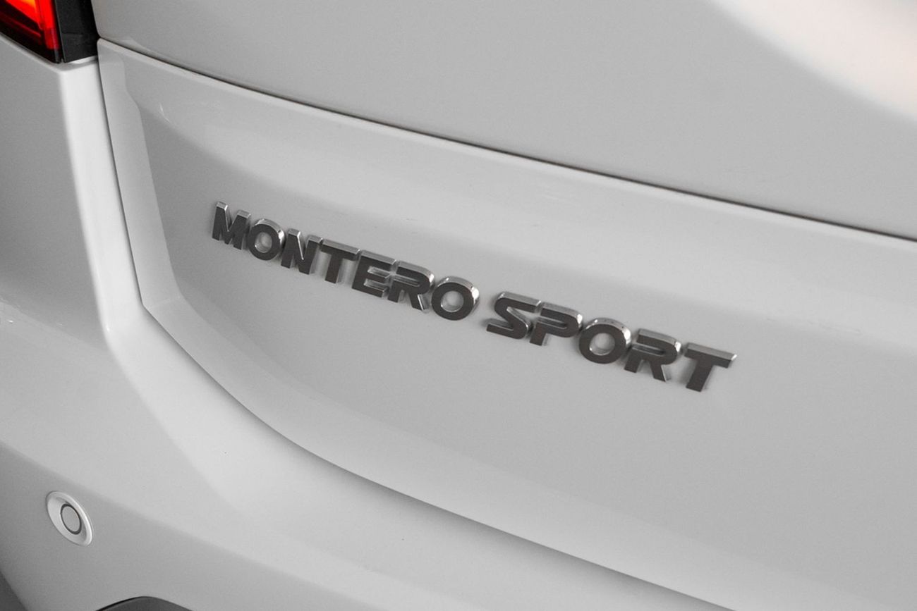 Mitsubishi Montero Sport 2023 Mitsubishi Montero Sport Premium / Mitsubishi Warranty •	Premium Model •	3.0 V6 4WD •	Blind spo