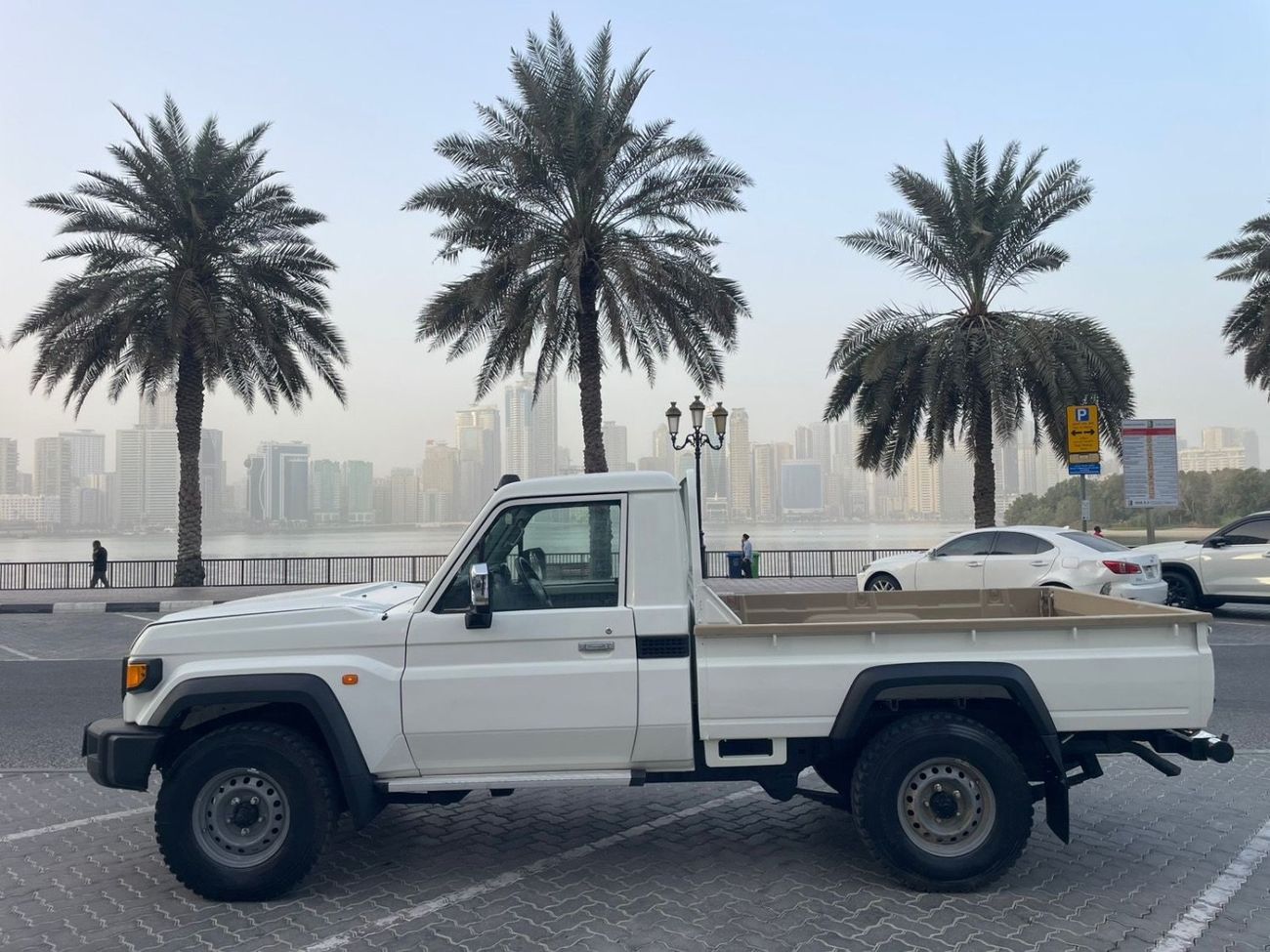 تويوتا لاند كروزر بيك آب Double Cabin 2017 Model RHD DIESEL ENGINE Full Option