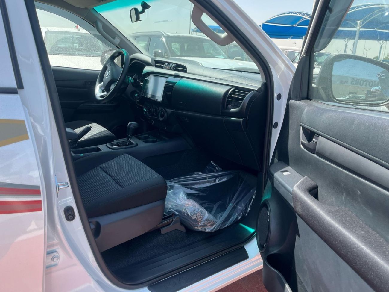 Toyota Hilux TOYOTA HILUX 2.7L AT 2025 BASIC