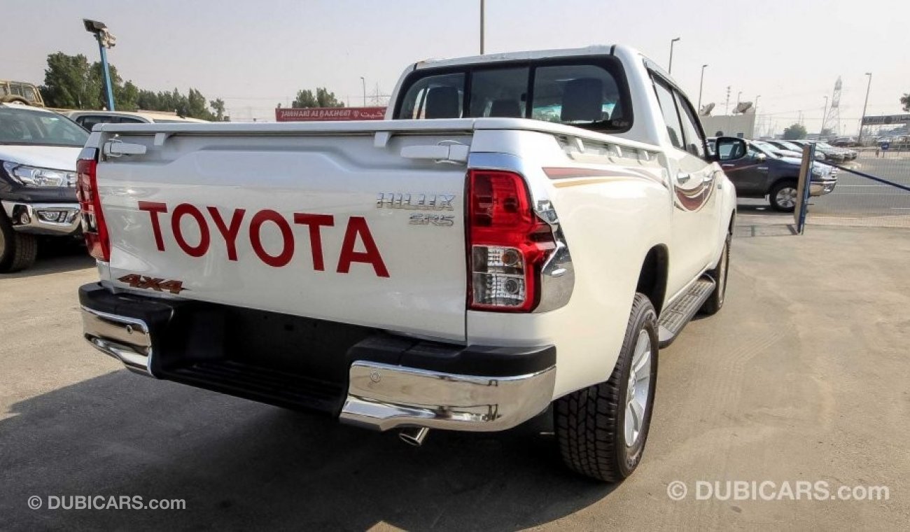 تويوتا هيلوكس SR5 2.8 L 4X4 دبل كابينة