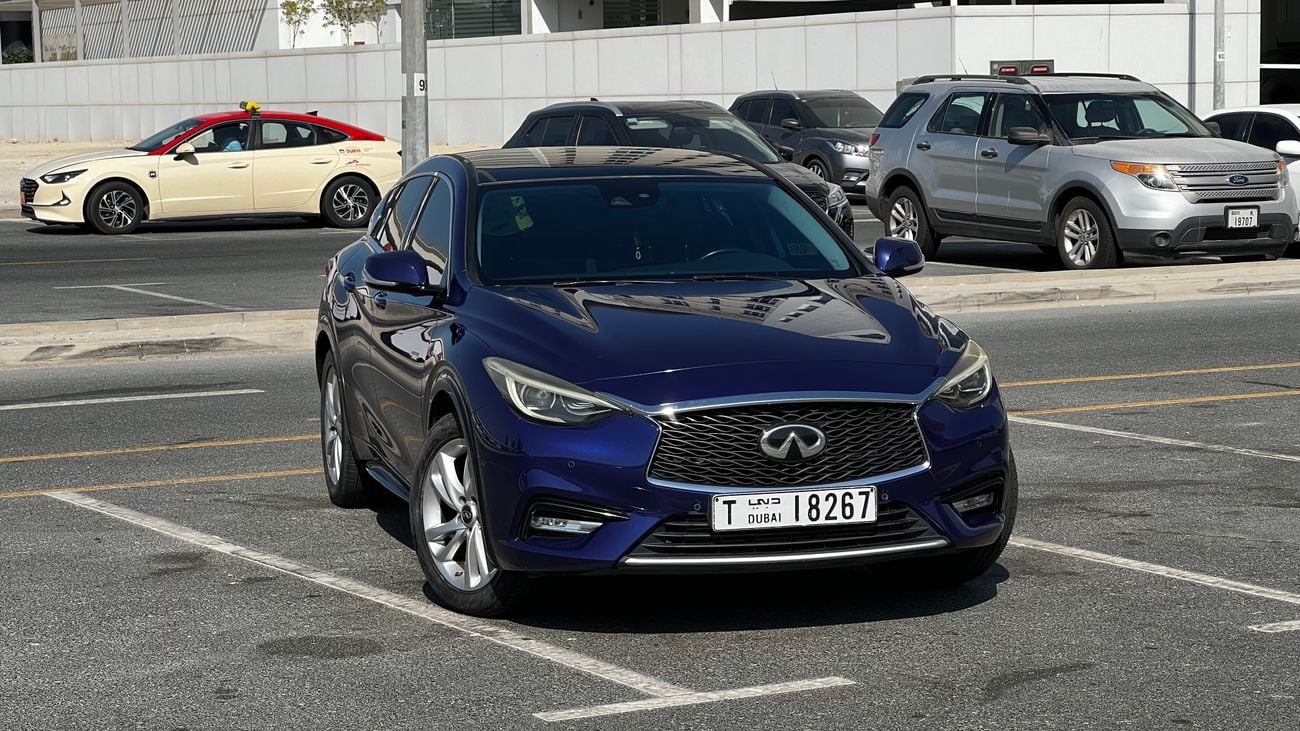 Infiniti Q30 1.6 Turbo, Panoramic Roof