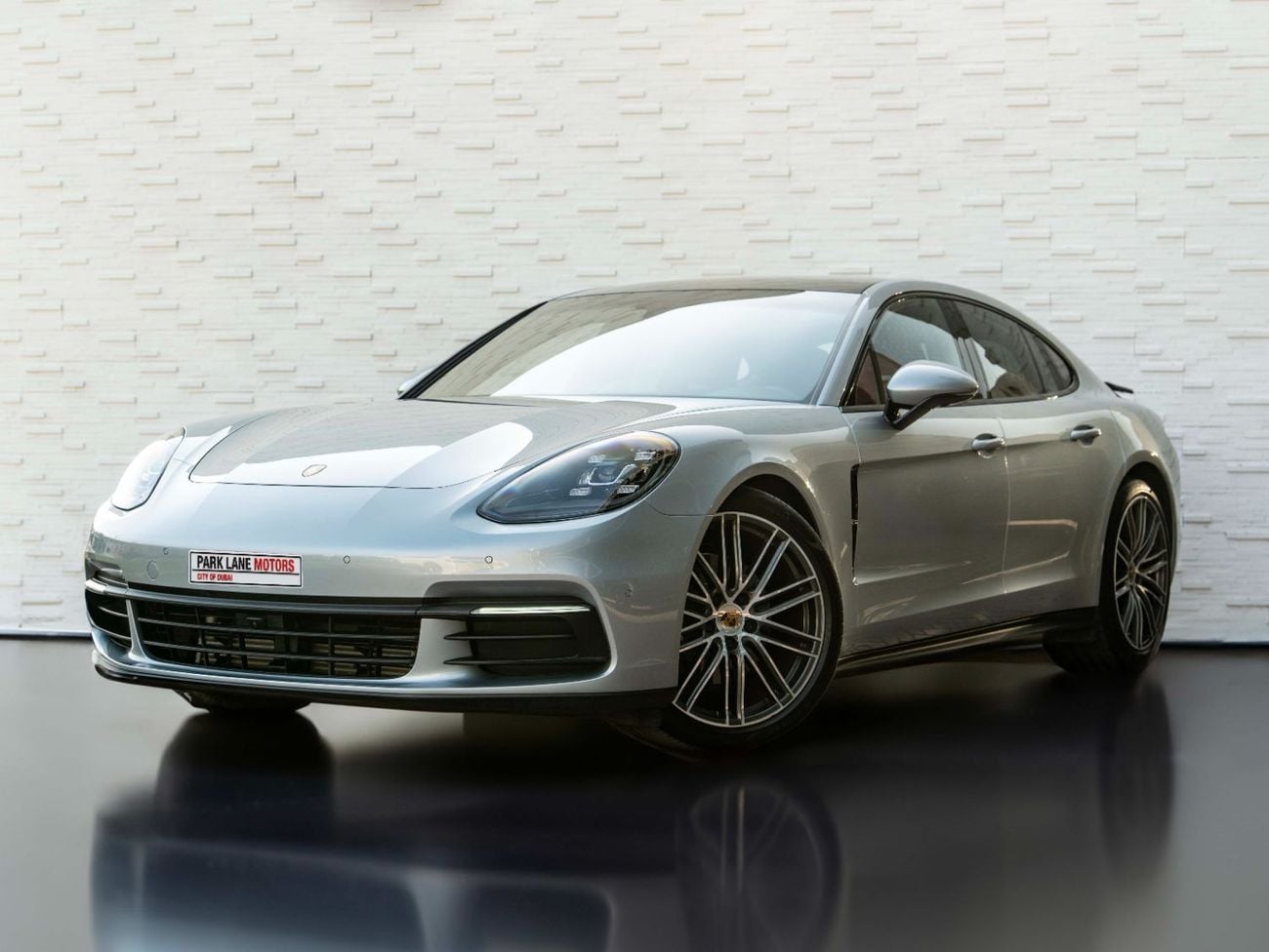 Porsche Panamera TREND Std 3.0L (325 HP)