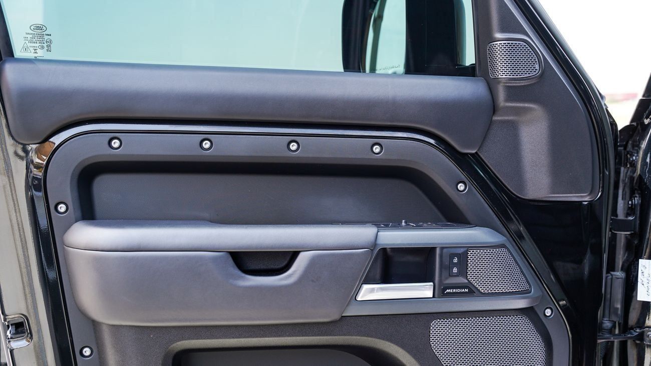 لاند روفر ديفندر