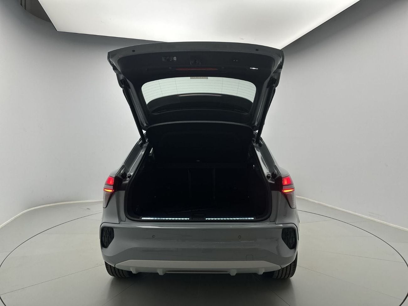 Audi Q3 SUV TFSI 150hp Progress Edition (Ref# 22609) EXCLUSIVE RAMADAN OFFER