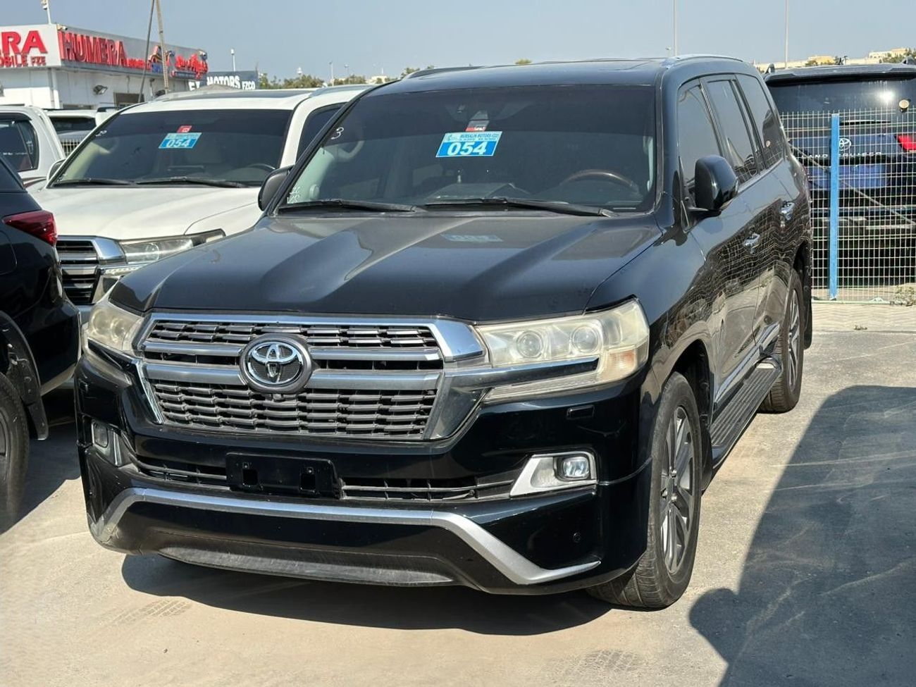 تويوتا لاند كروزر VXR 5.7L 4WD