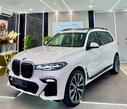 BMW X7 40i M Sport Pure 3.0L (335 HP) AMAZING || 7 SEATS || RADAR || TOP RANGE || ACCIDENT FREE || GCC