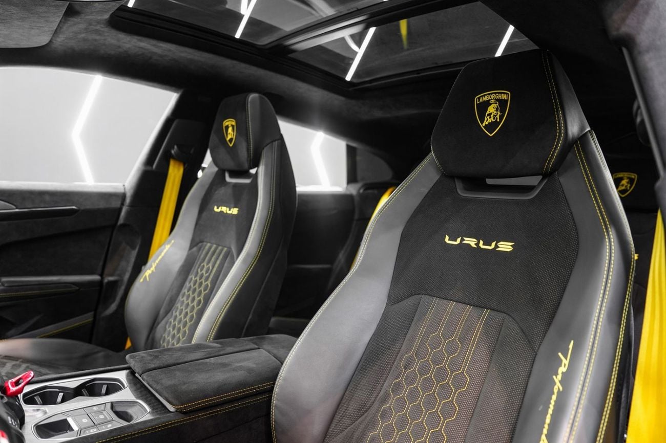 Lamborghini Urus 2024 Lamborghini Urus Performante, Arkapovic Exhaust, Carbon Fiber Package, Lamborghini Warr + Serr!