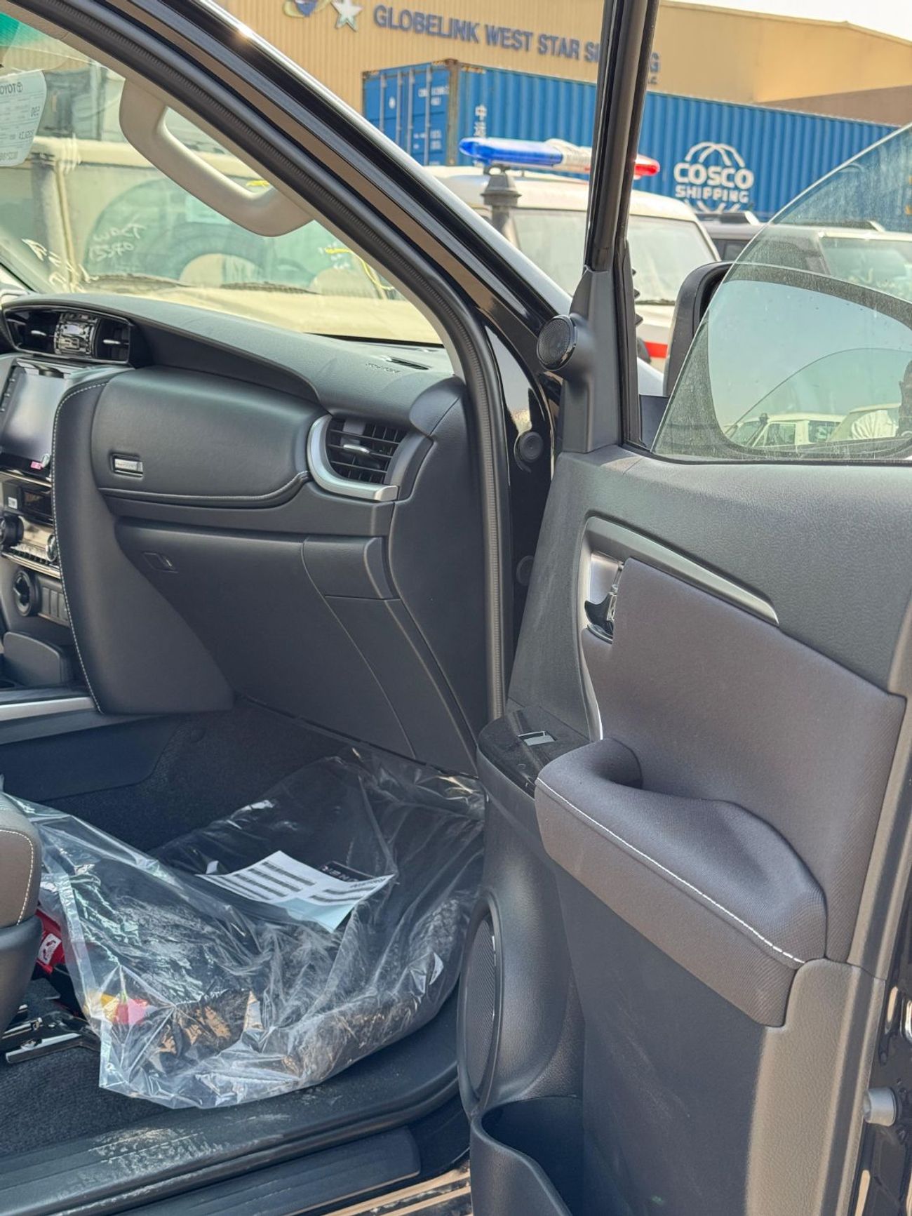 تويوتا فورتونر FORTUNER 2.7L PETROL V4 | AUTOMATIC | 0 KM | 03 YEARS WARRANTY