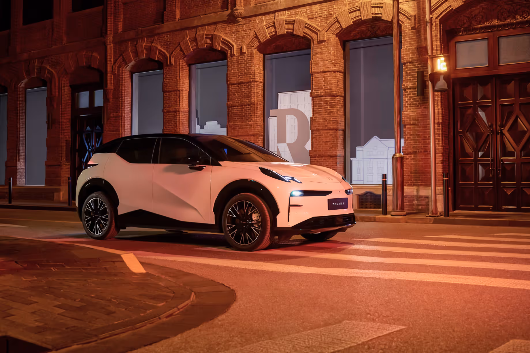 زيكر X exterior - Front Right Angled