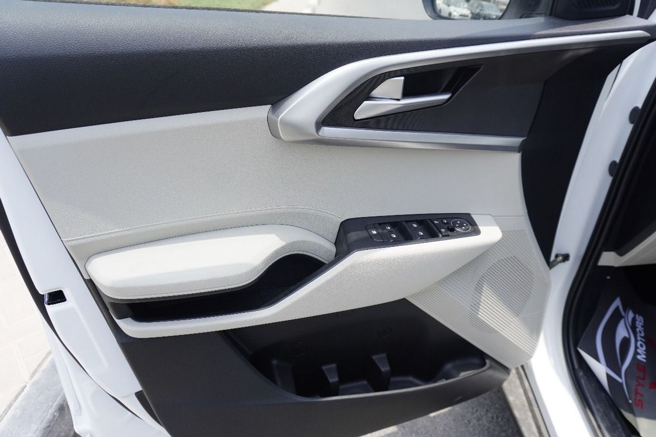 Kia Carens Kia Carens 1.5L ,7 SEATER, LEATHER SEAT, PUSH START,PARKING SENSOR, FOG LIGHTS, MODEL 2025