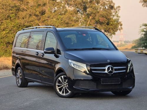 Mercedes Benz V 250 AVANTGARDE/E MERCEDES V-250 GCC 2023 // 2KEYS // PERFECT CONDITION // 8SEATS // ACCIDENT FREE