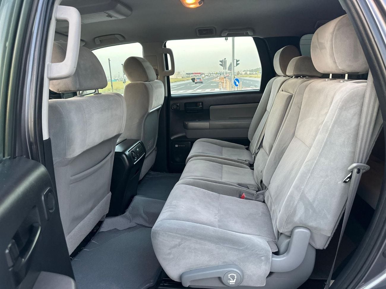 Toyota Sequoia