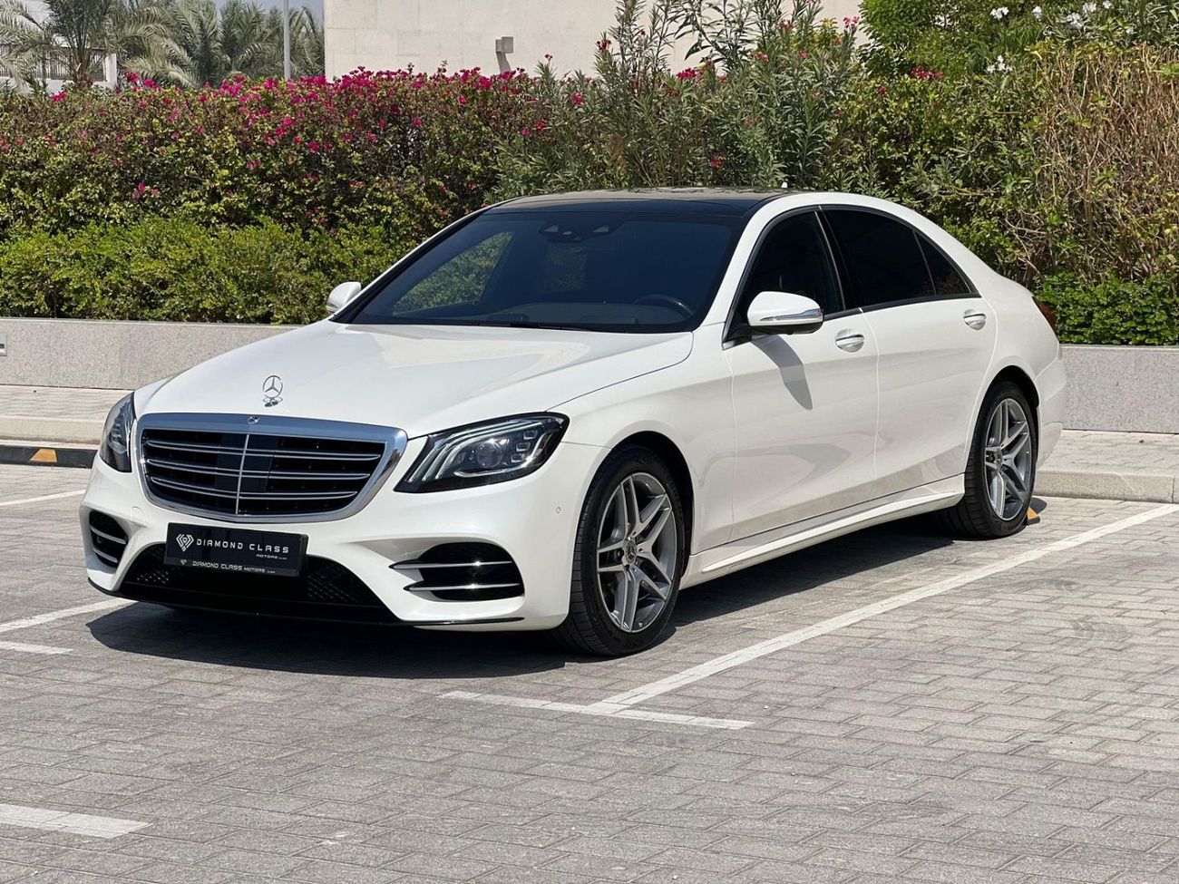 Mercedes-Benz S 560 Std 4.0L (463 HP)