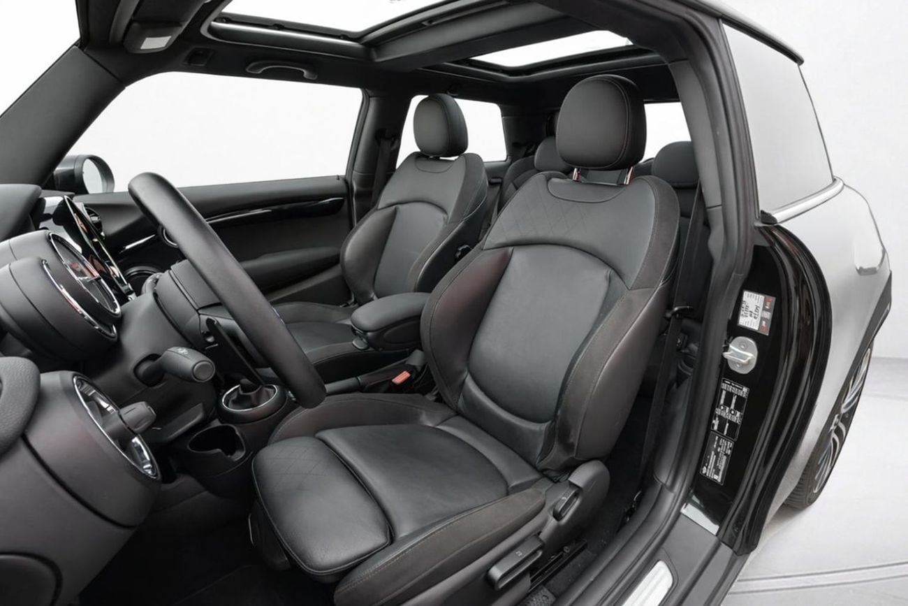 Mini Cooper S 2.0L (4 Seater) l AED 960 P.M l 0% Down Payment l Cooper S l 1 Year Warranty