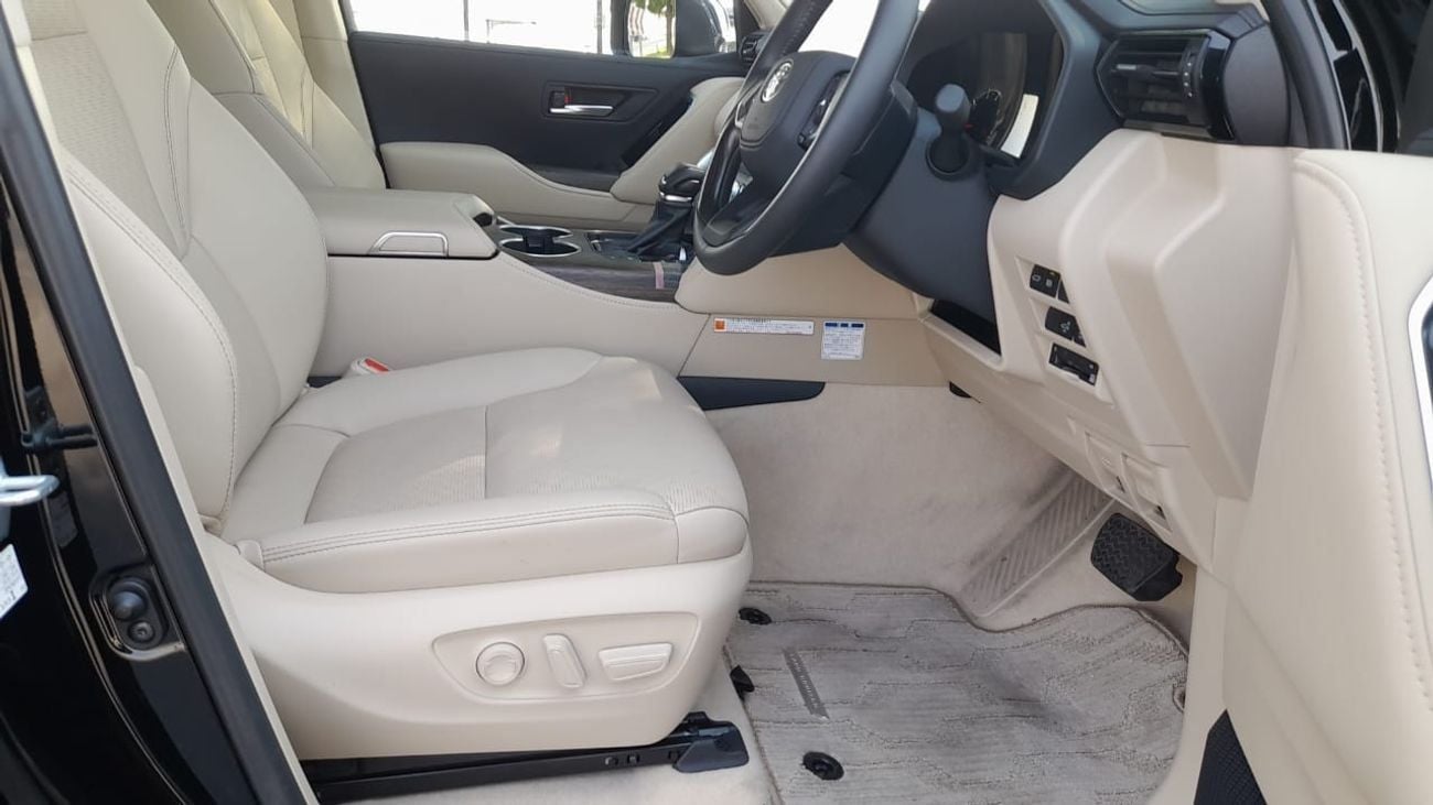 تويوتا لاند كروزر Right-Hand drive Diesel ZX black with biege