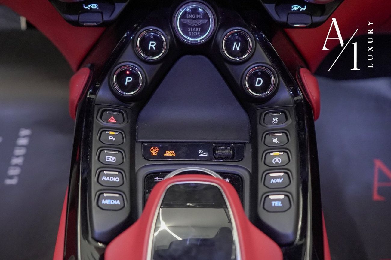 أستون مارتن فانتيج 2023 Aston Martin Vantage, Warranty, Full Service History, Excellent Condition, GCC Spec