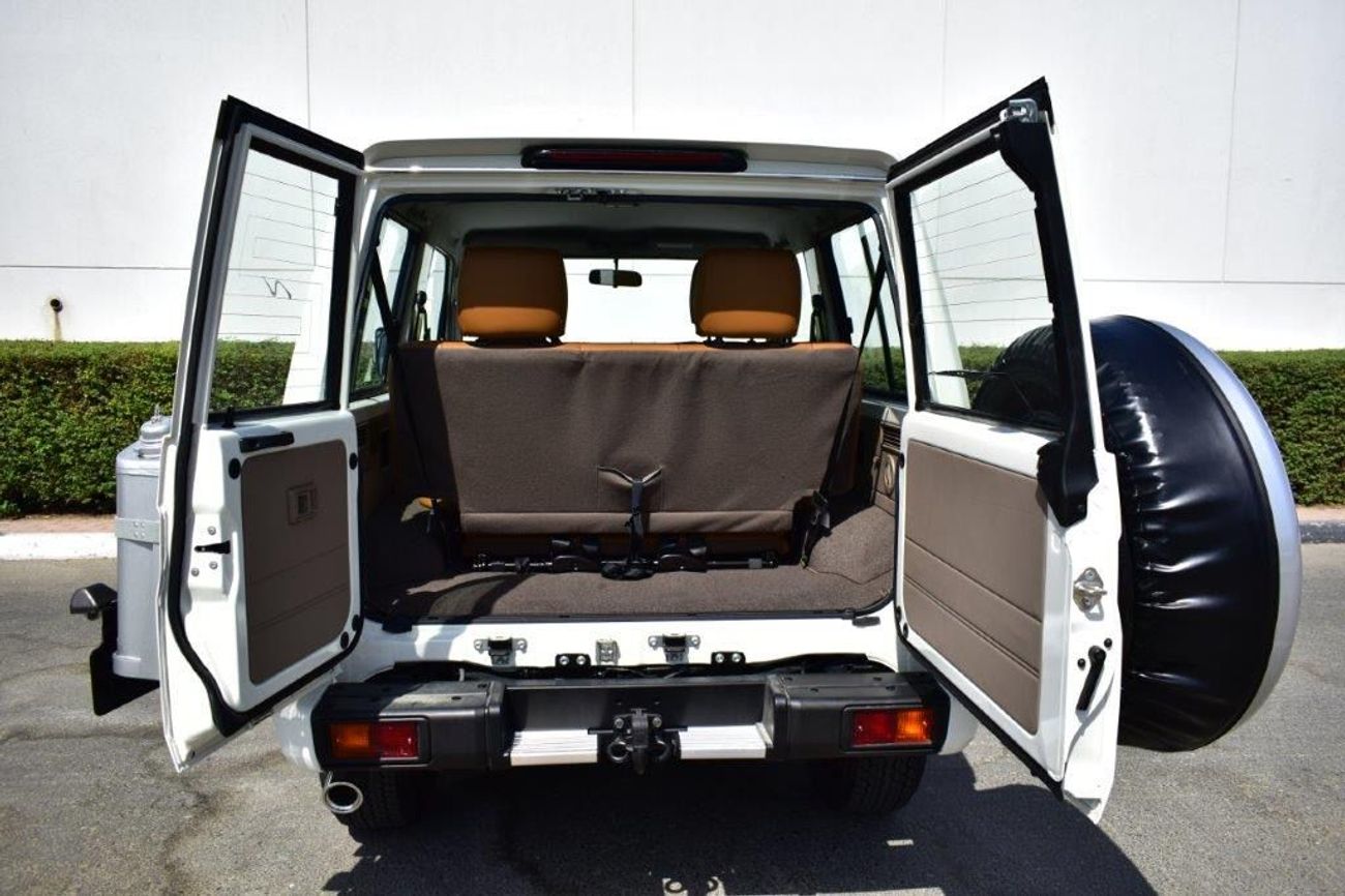 تويوتا لاند كروزر 70 71 Hardtop Xtreme V6 4.0L Petrol 5 Seat MT -70th Anniversary