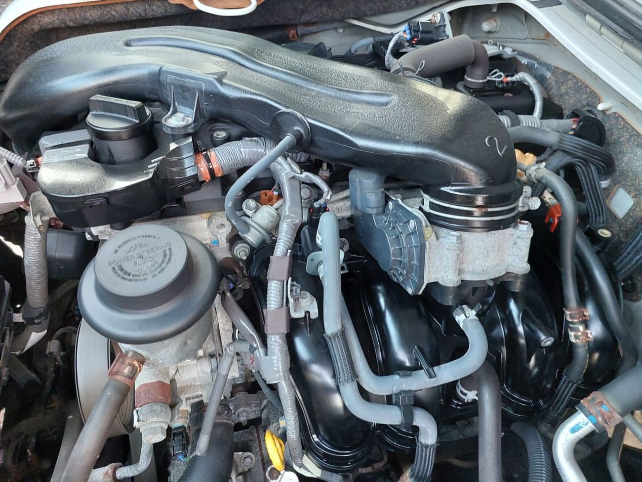 Toyota Hiace TOYOTA HIACE VAN RHD 2017 MODEL 2.7 L PETROL AUTOMATIC(PM27593)