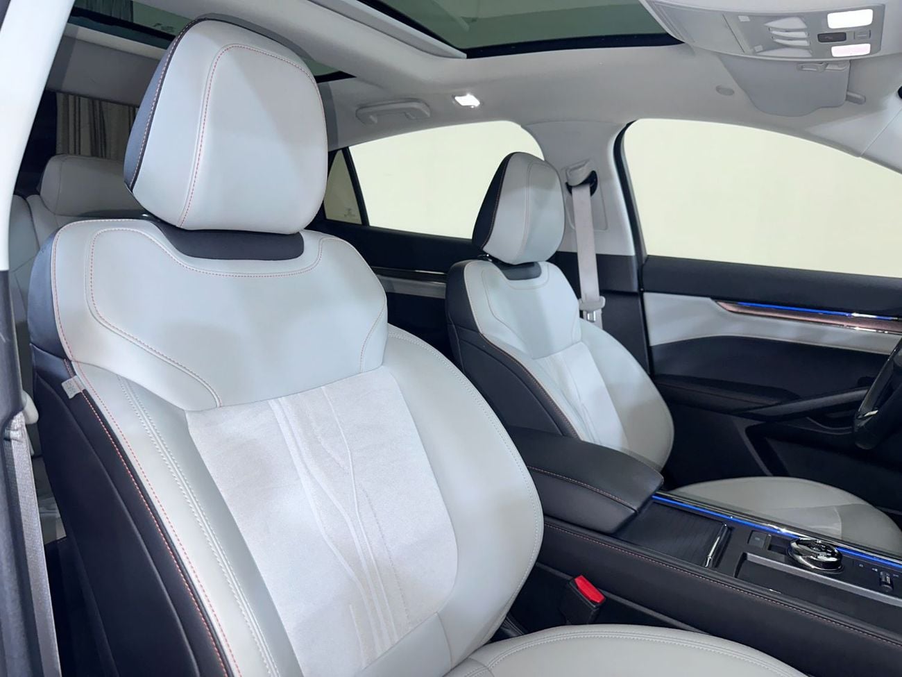 فورد توروس تيتانيوم FHEV/AL TAYER MOTORS/ AL QOUZ SHOWROOM/TPC3225H