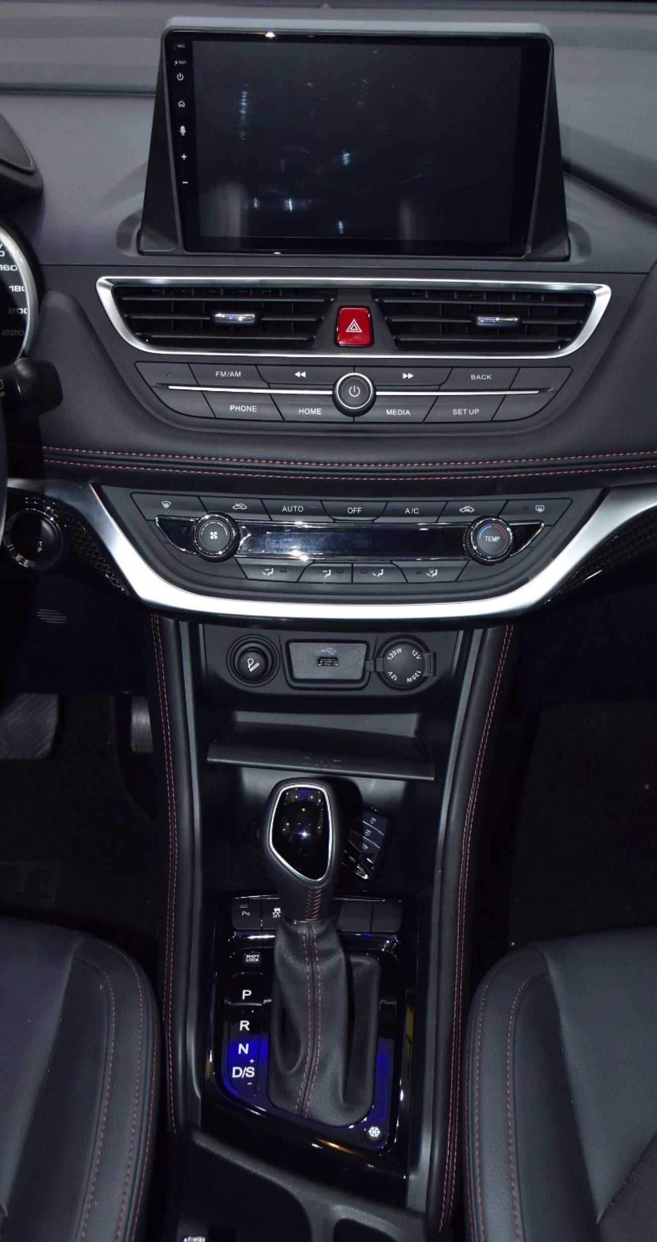 جاك S3 STANDARD عرض ممتاز لسيارة جاكوار S3 (موديل 2019) باللون الفضي بمواصفات خليجية
