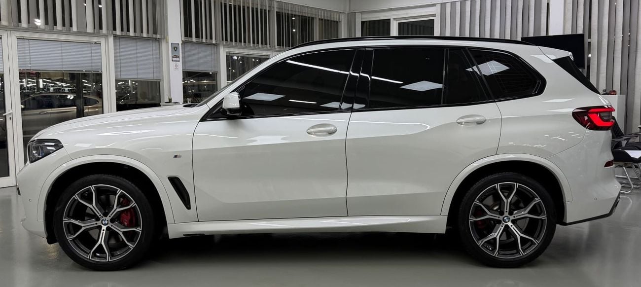 بي أم دبليو X5 40i M SPORT EXCLUSIVE مجلس التعاون الخليجي ... سجل صيانة كامل .. مشغل أقراص DVD .. محرك V6 طقم M .. حالة ممتازة