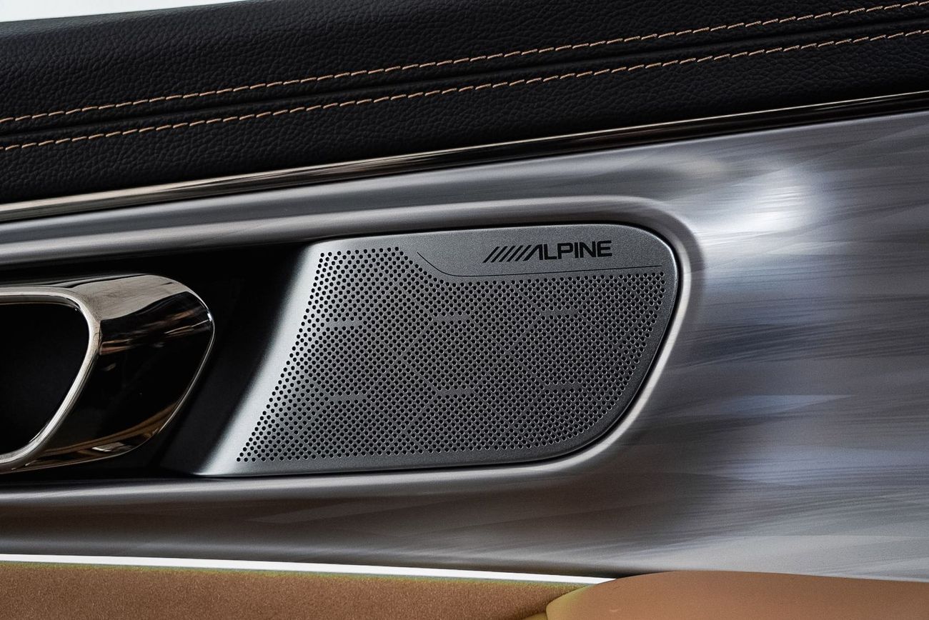 GAC GS8 Traveller Desert Raider