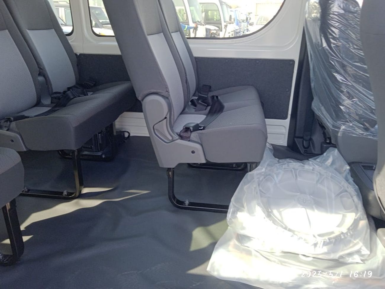 تويوتا هاياس 3.5L PETROL DX 13 SEATER AUTOMATIC TRANSMISSION