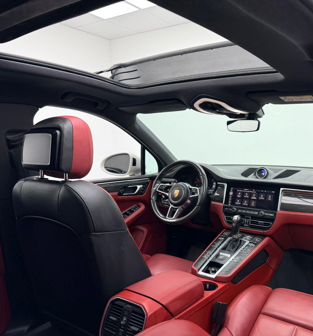 بورش ماكان 2019 Porsche Macan, Warranty, Full Service History, Fully Loaded, Excellent Condition, GCC