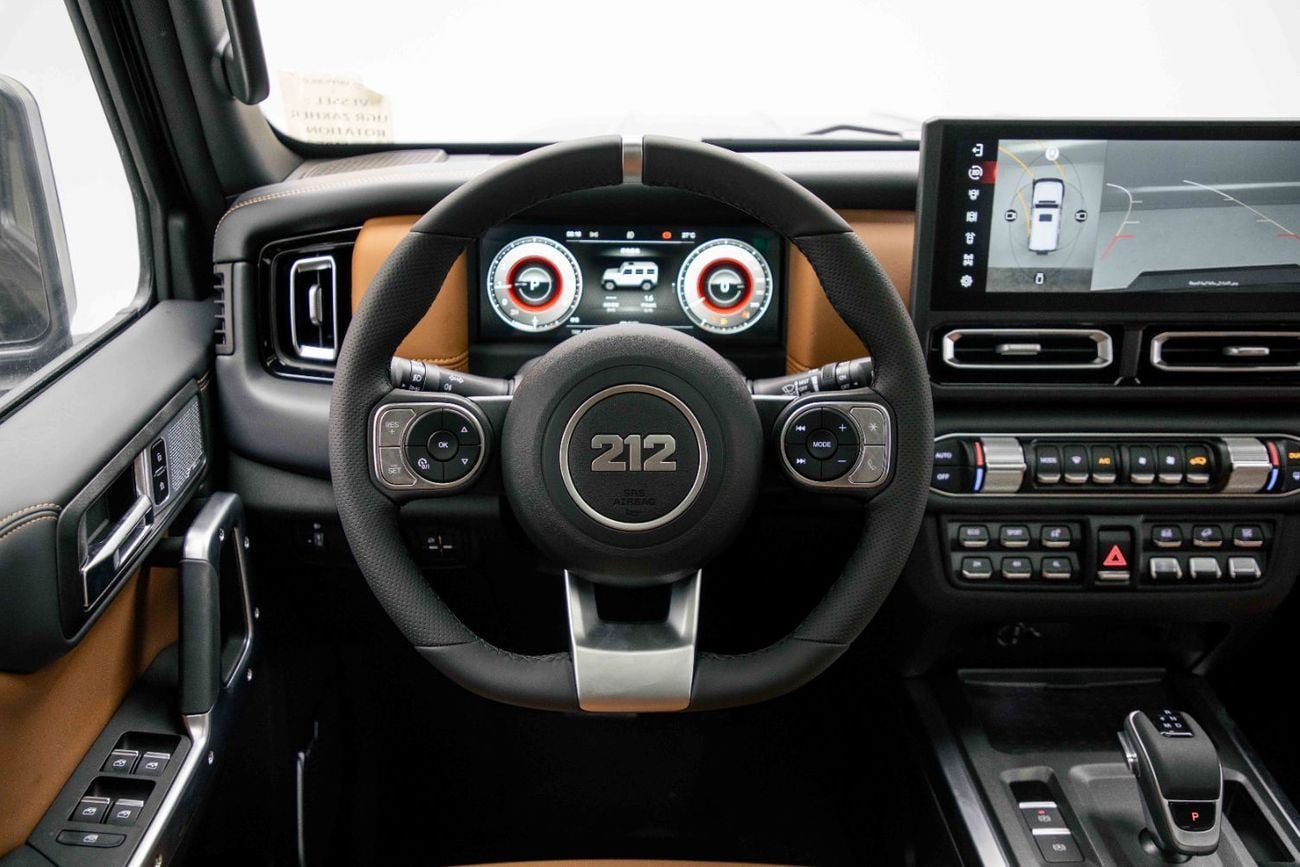 باو 212 T01 Adventurer 2.0L – Black Inside Brown