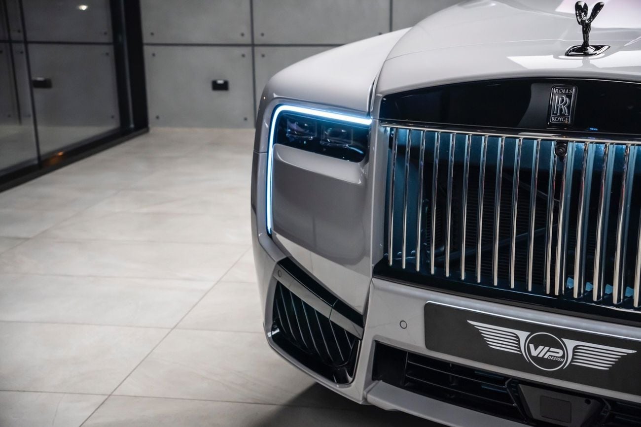 رولز رويس كولينان Rolls Royce cullinan  2025 GCC  Warranty and service AGMC  Black badge  2,900 km