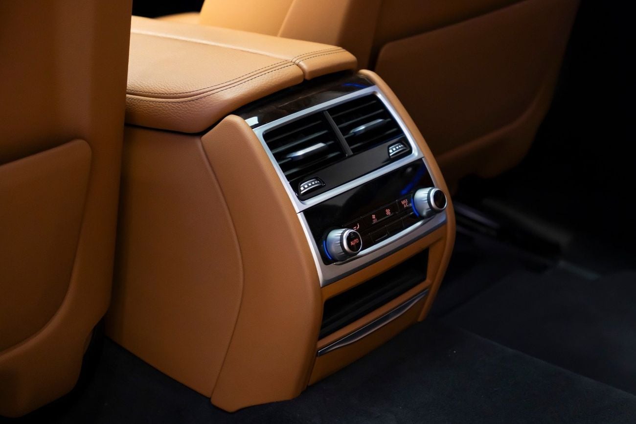 BMW 730Li EXCLUSIVE | 2018 | GCC Specs