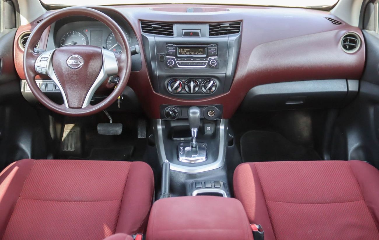 Nissan Navara Std 2.5L 4WD M/T Nissan Navara 4WD 2019 GCC Original Paint accident-free in excellent condition 1046