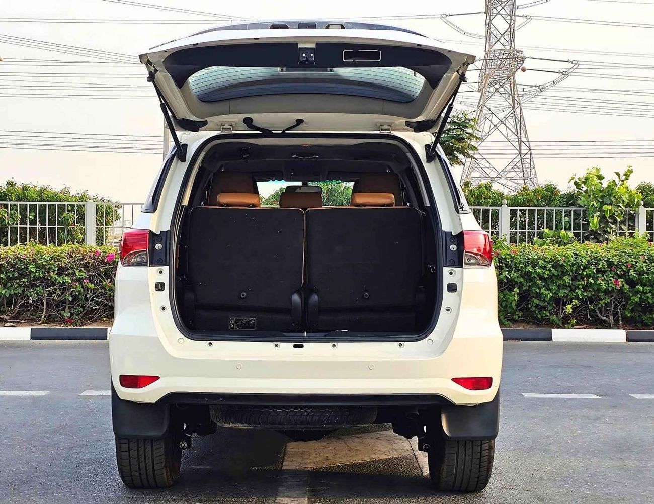 تويوتا فورتونر EXR/ 4WD 2.7L/ GCC/ LEATHER SEATS/ NON ACCIDENT/ 1068 MONTHLY/LOT#107793