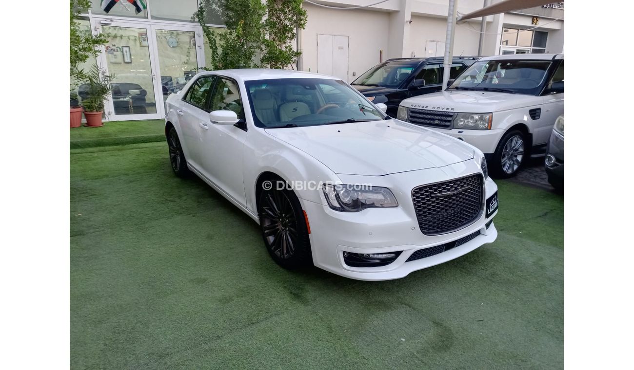 كرايسلر 300 موديل 2014  محول 2021رادار بصمة  وارد مثبت سرعة تحكم رنجات حساسات جناح خلفى بحالة ممتازة